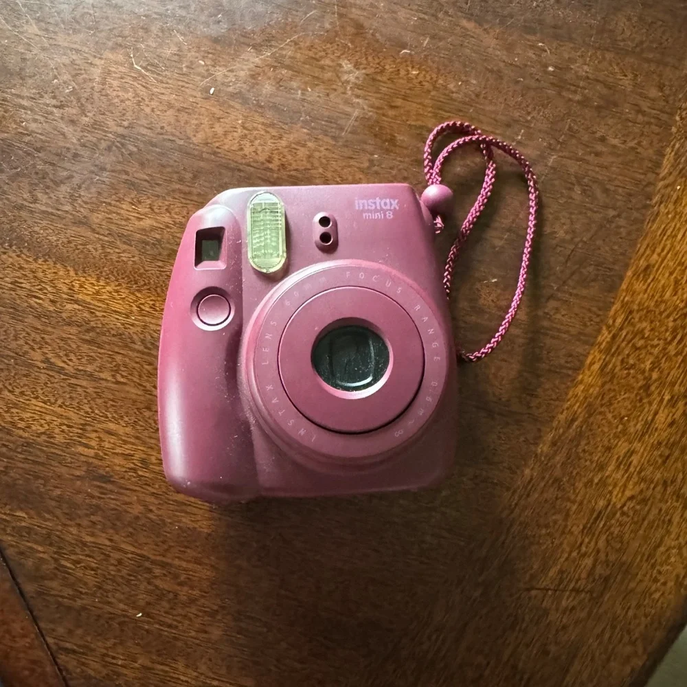 Wine/Burgundy Fujifilm Instax Mini 8
